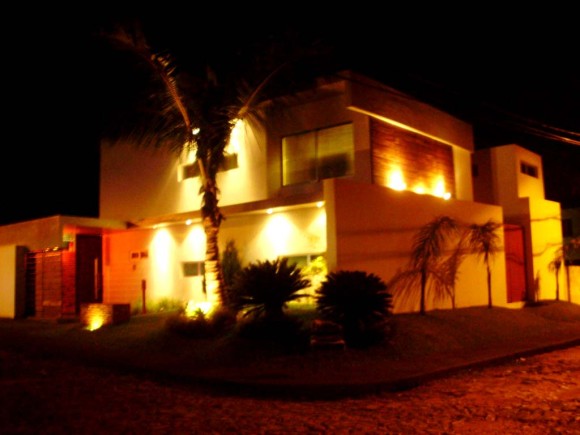 Casa San Roque nocturna foto